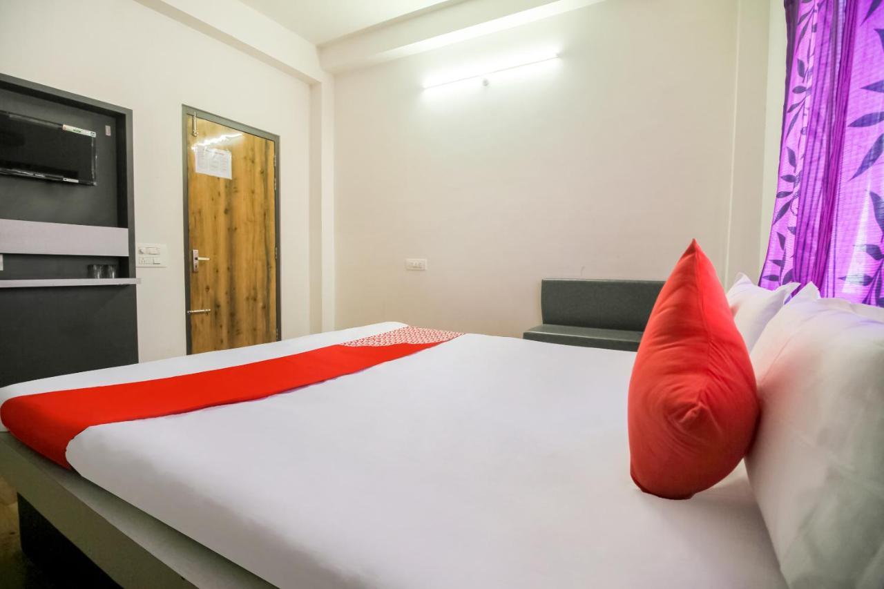 Oyo 69836 Aponjon Resort And Restaurant Shaugaon Экстерьер фото